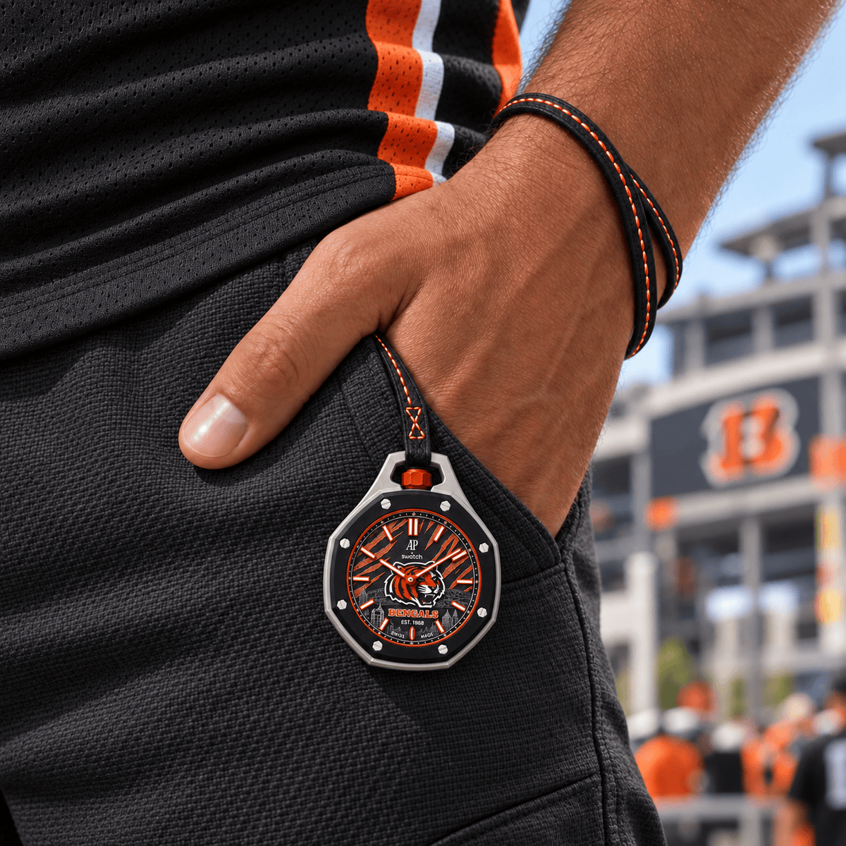 CCBG PREMIUM DIAL POP WATCH NTTB